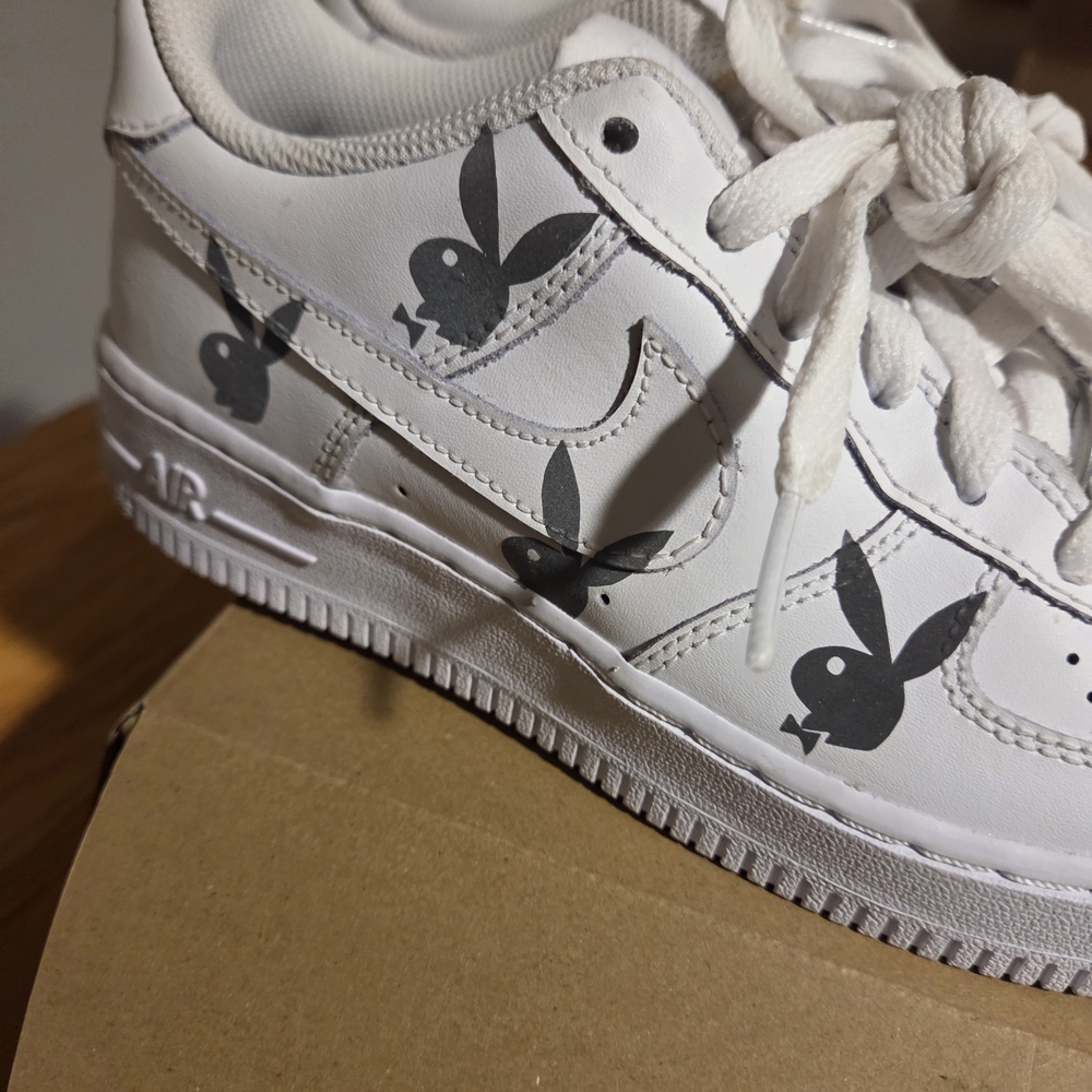 Nike White and Black Graphic Sneakers